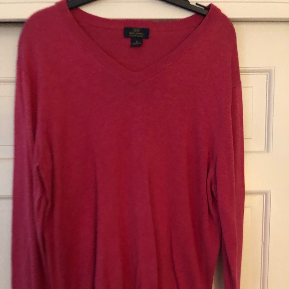 Men’s Brooks Brothers cotton v-neck sweater. Size M